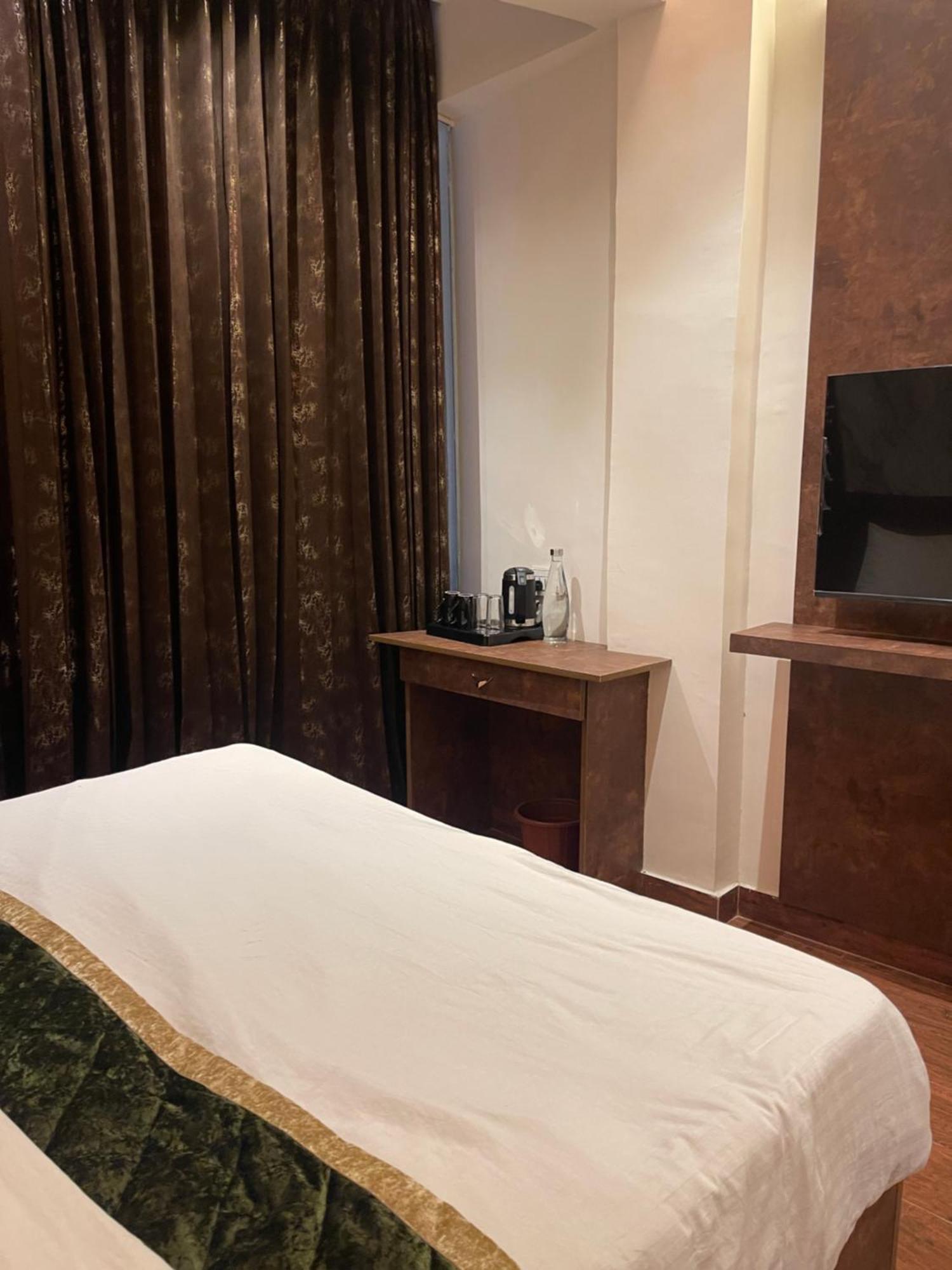 The Taaj Inn Bangalore Bagian luar foto