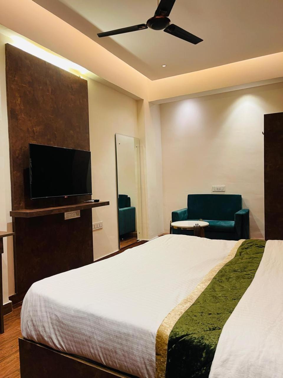 The Taaj Inn Bangalore Bagian luar foto