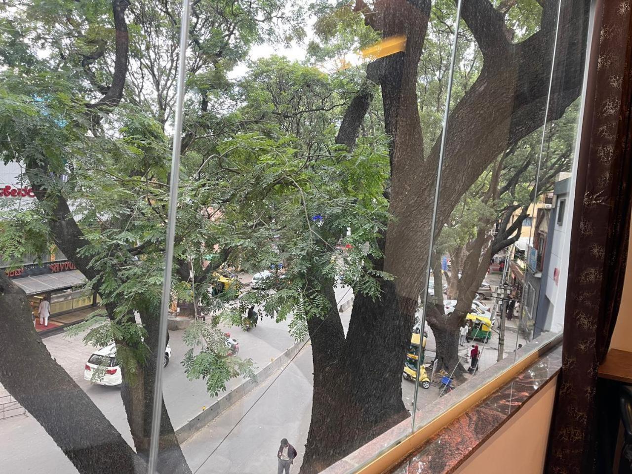 The Taaj Inn Bangalore Bagian luar foto