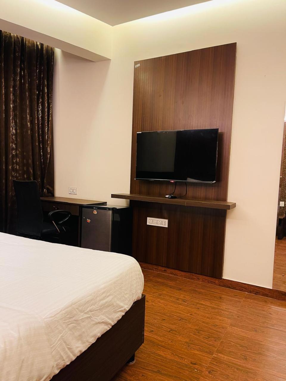 The Taaj Inn Bangalore Bagian luar foto